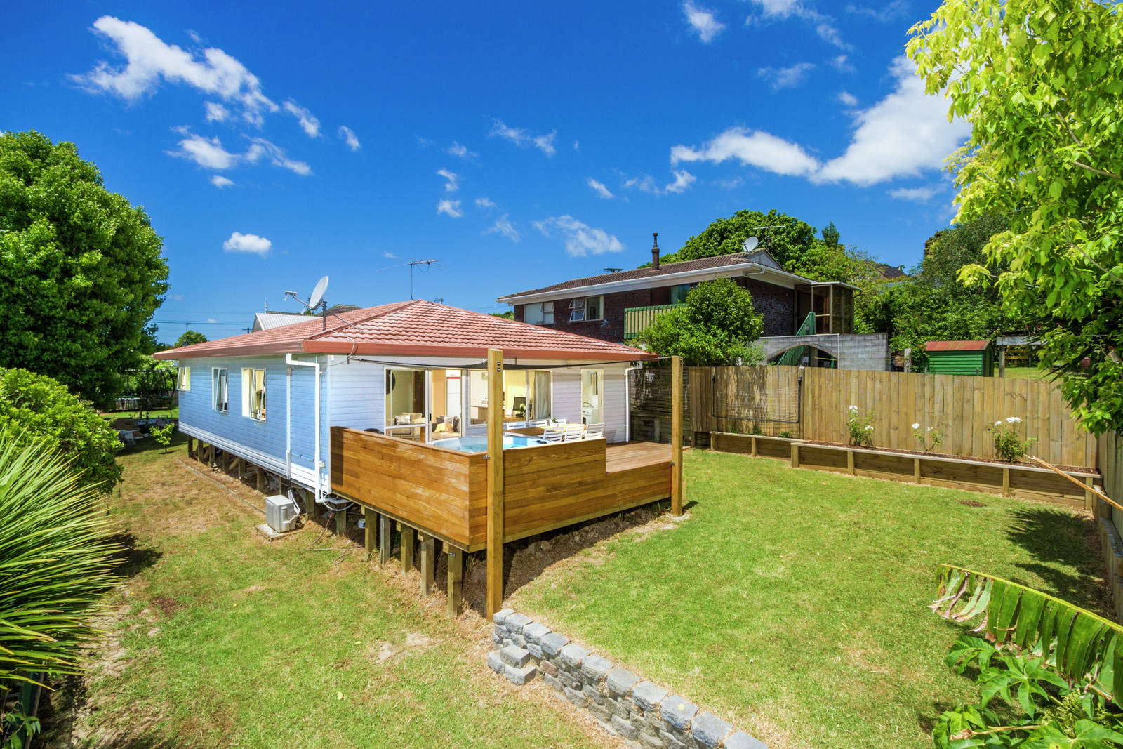 2/98A Birkdale Road, Birkdale