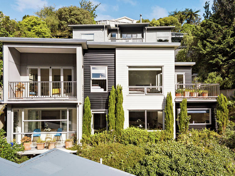 2/17 Blackbridge Road Wadestown