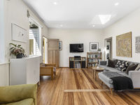 photo property thumbnail