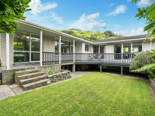 5 Woodhouse Avenue Karori