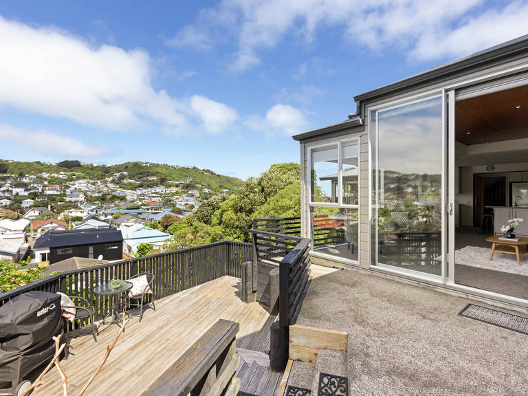 9/3 Severn Street Island Bay