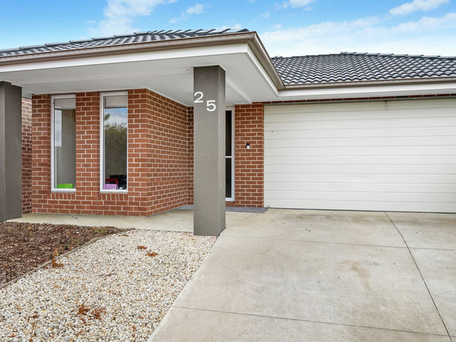25 Landing Avenue Doreen