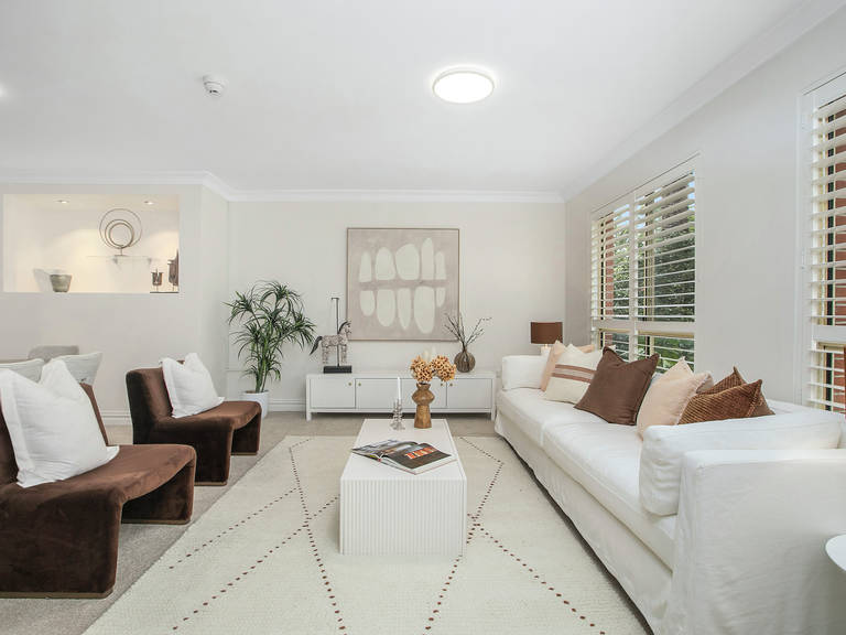 13/69 Bradleys Head Road Mosman