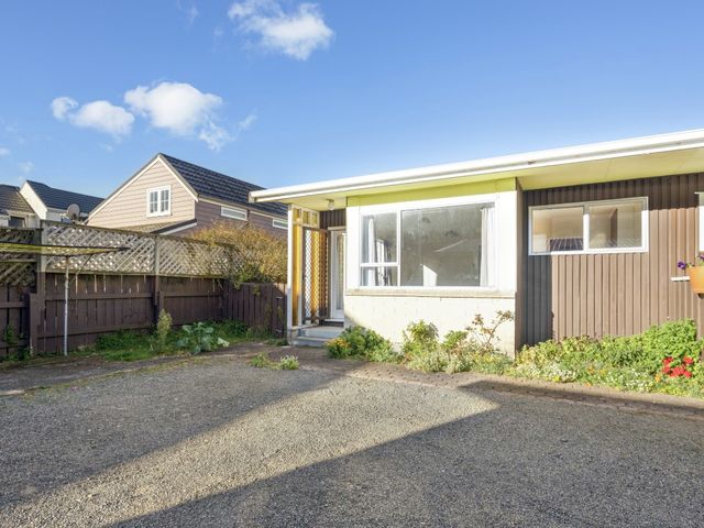 9/171 Queens Drive Lyall Bay