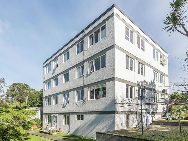10/6 Heaton Terrace Brooklyn