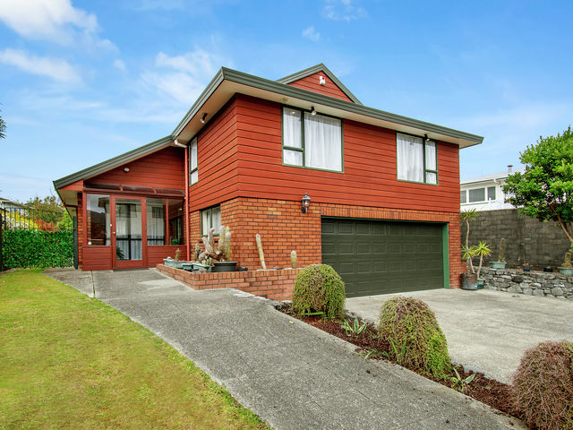 10 Earlston Grove Avalon
