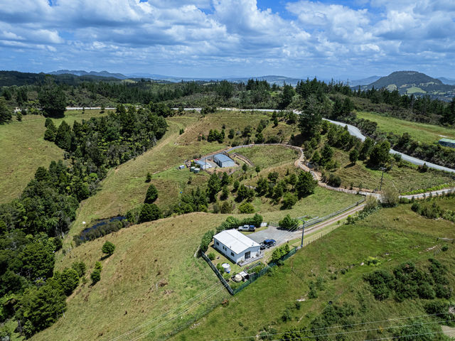 121 Gomez Road Hikurangi