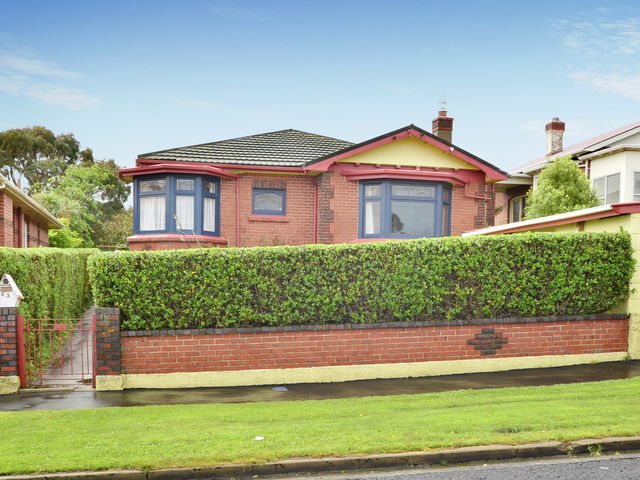63 Riselaw Road Calton Hill