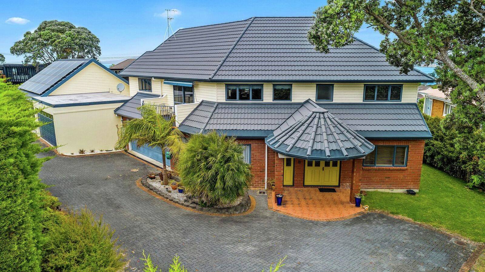 41 Cliff Road, Torbay 6 Bed House Negotiation