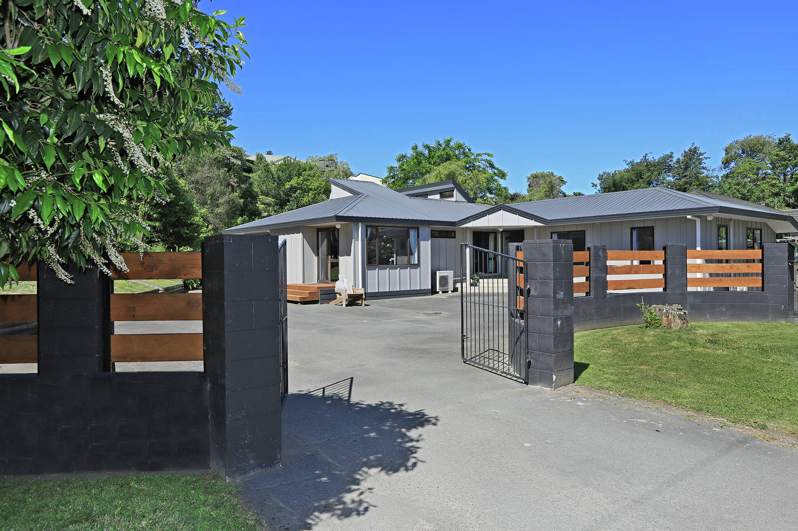 73B Joll Road, Havelock North 6 Bed Lot Private Treaty