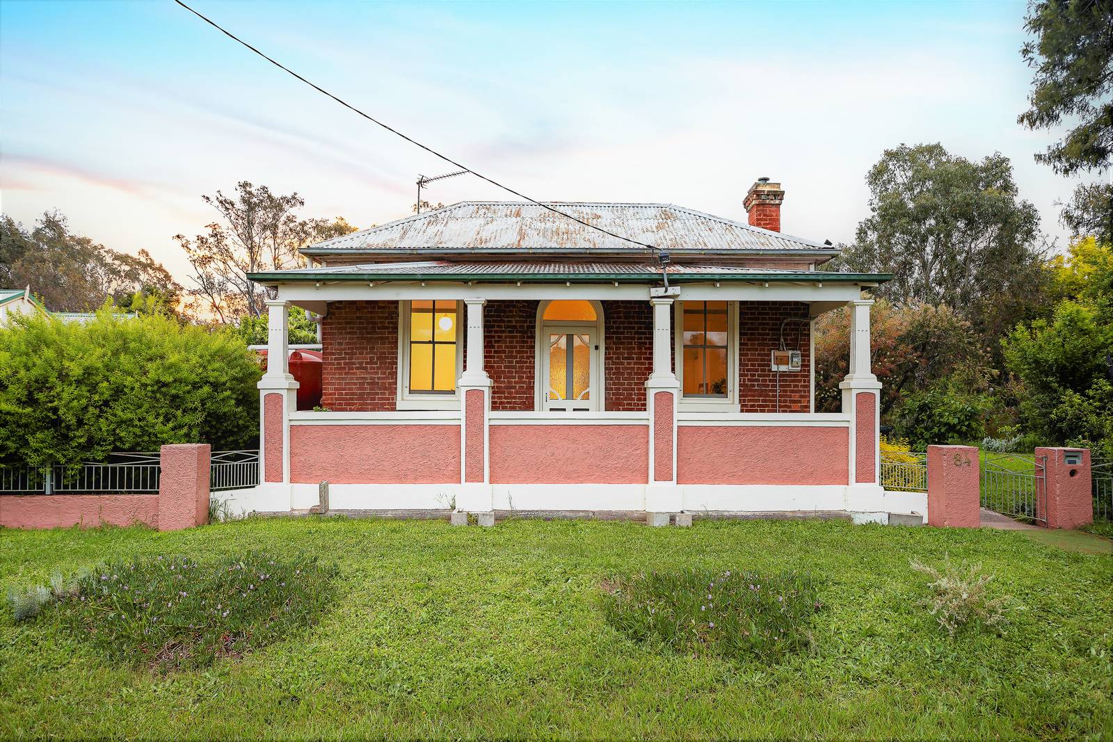 84 Main Road, Campbells Creek 2 Bed House For Sale