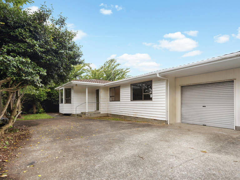 2/14 Nathan Street Tawa
