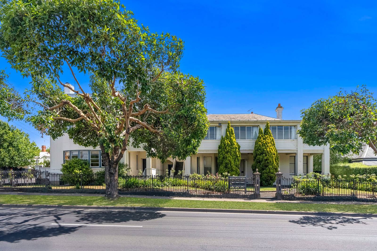 272-latrobe-terrace-newtown-13-bed-house-for-sale