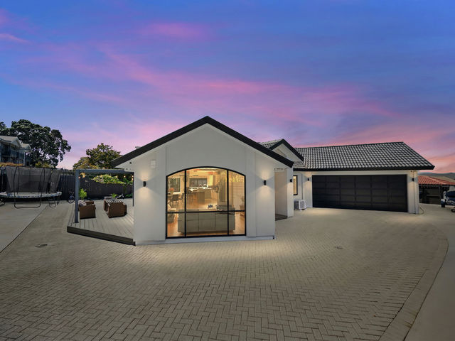 16 Norm Pellow Drive The Gardens