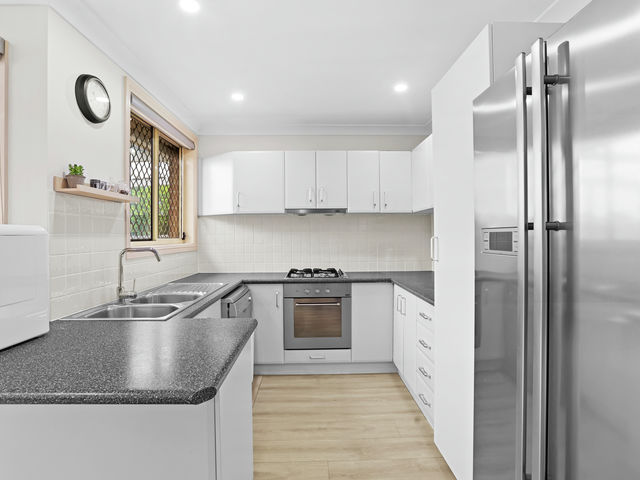 2/75A Girraween Road Girraween