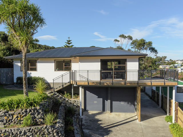 34 Percy Dyett Drive Karori