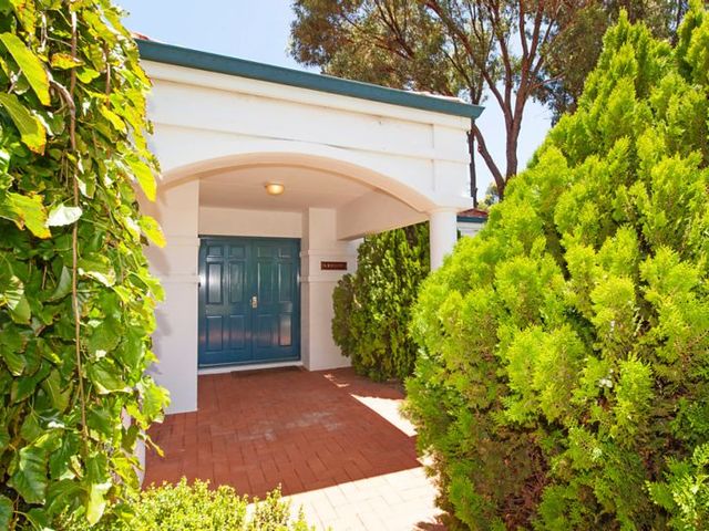 2 Summerville Ave SECRET HARBOUR