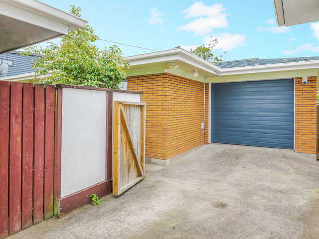 2/58 East Street Papakura