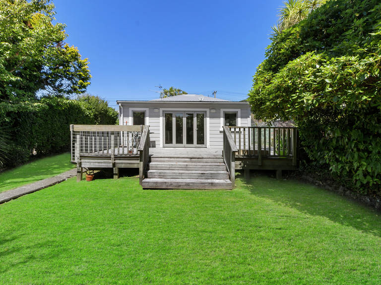 8 Lewer Street Karori