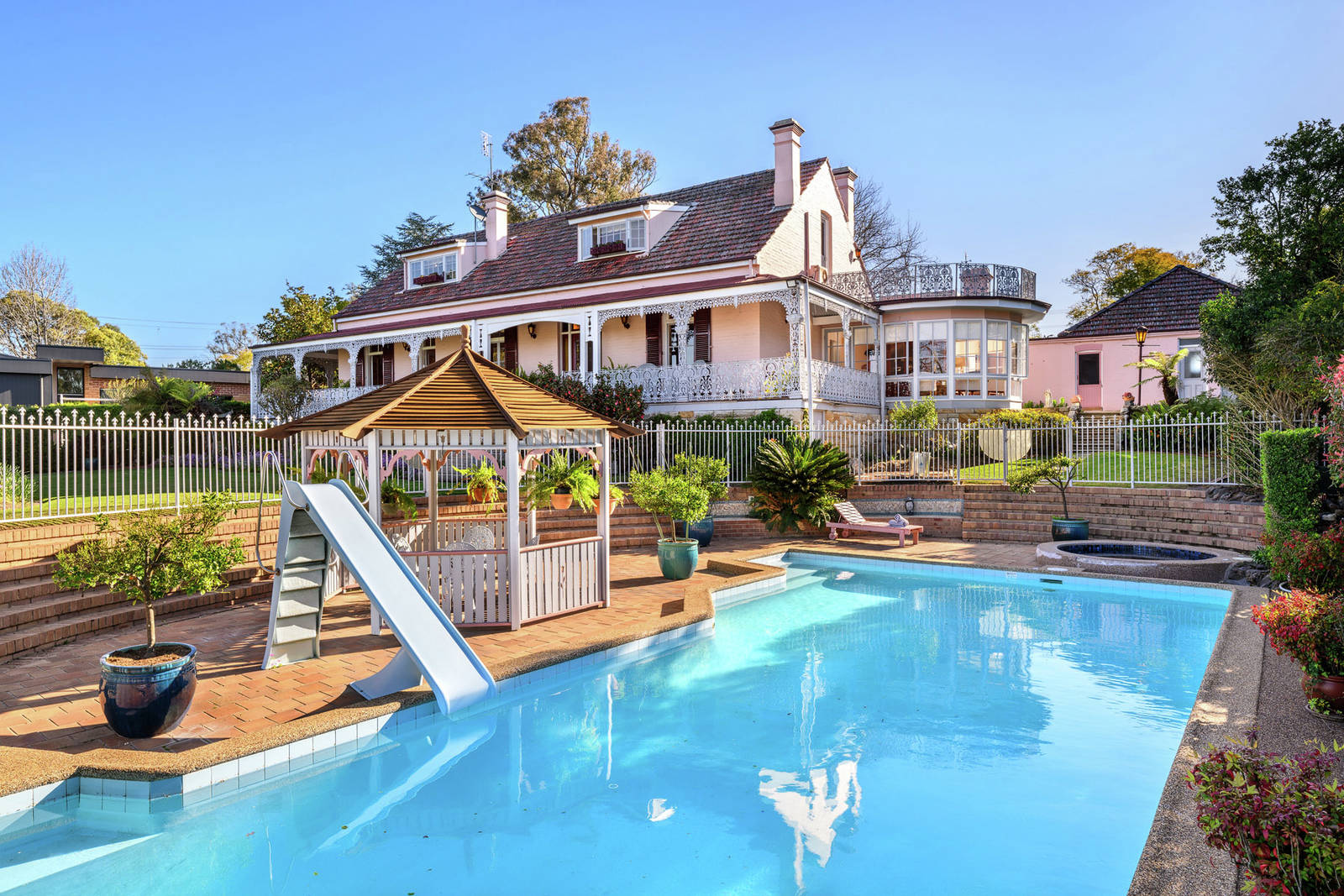 6 Knapsack Street, Glenbrook 6 Bed House For Sale