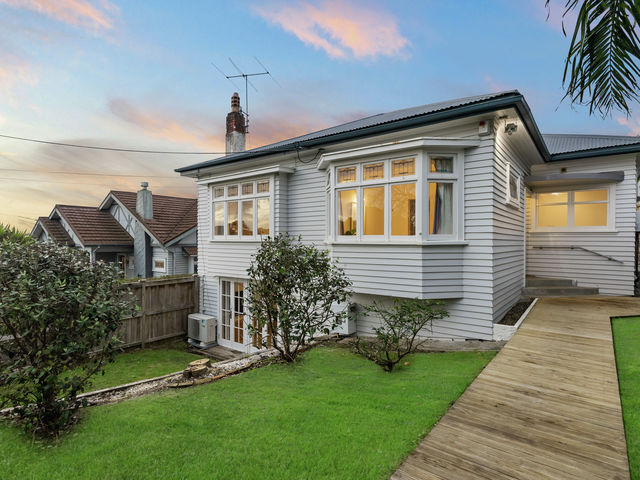 16 Rewa Road Three Kings