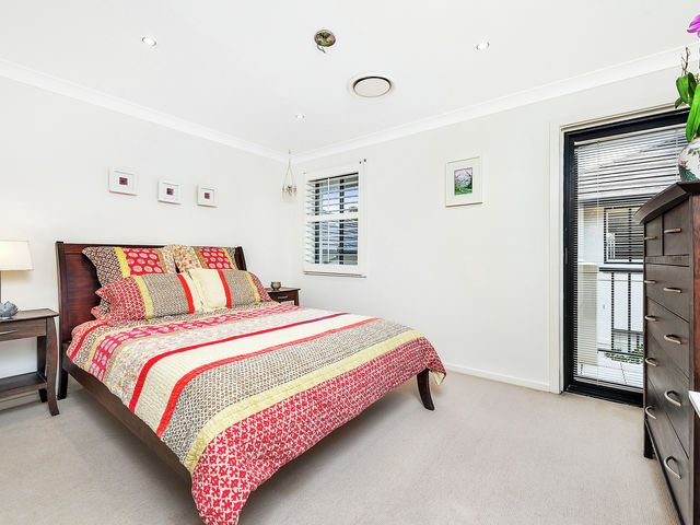 2/135 Darley Street Mona Vale