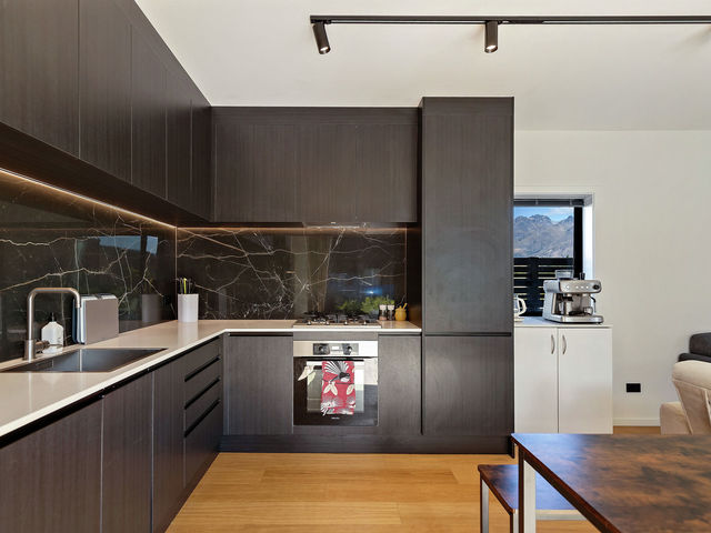 5 Curvey Court Jacks Point