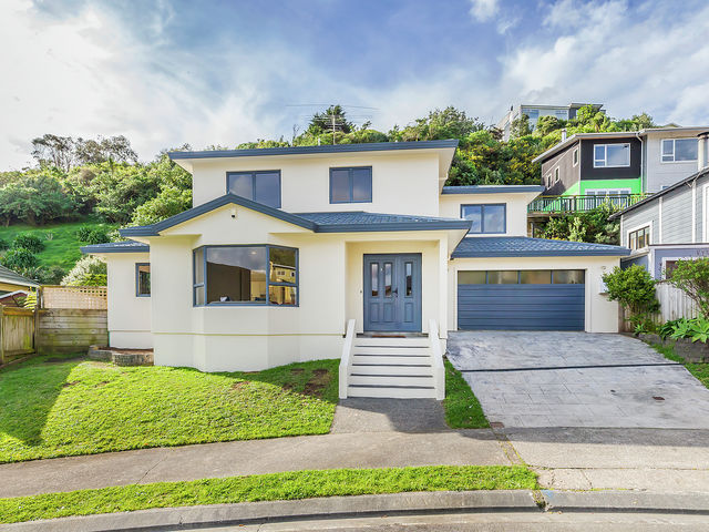 27 Domanski Crescent Owhiro Bay