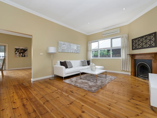 1/18 Curran Street Oakleigh East