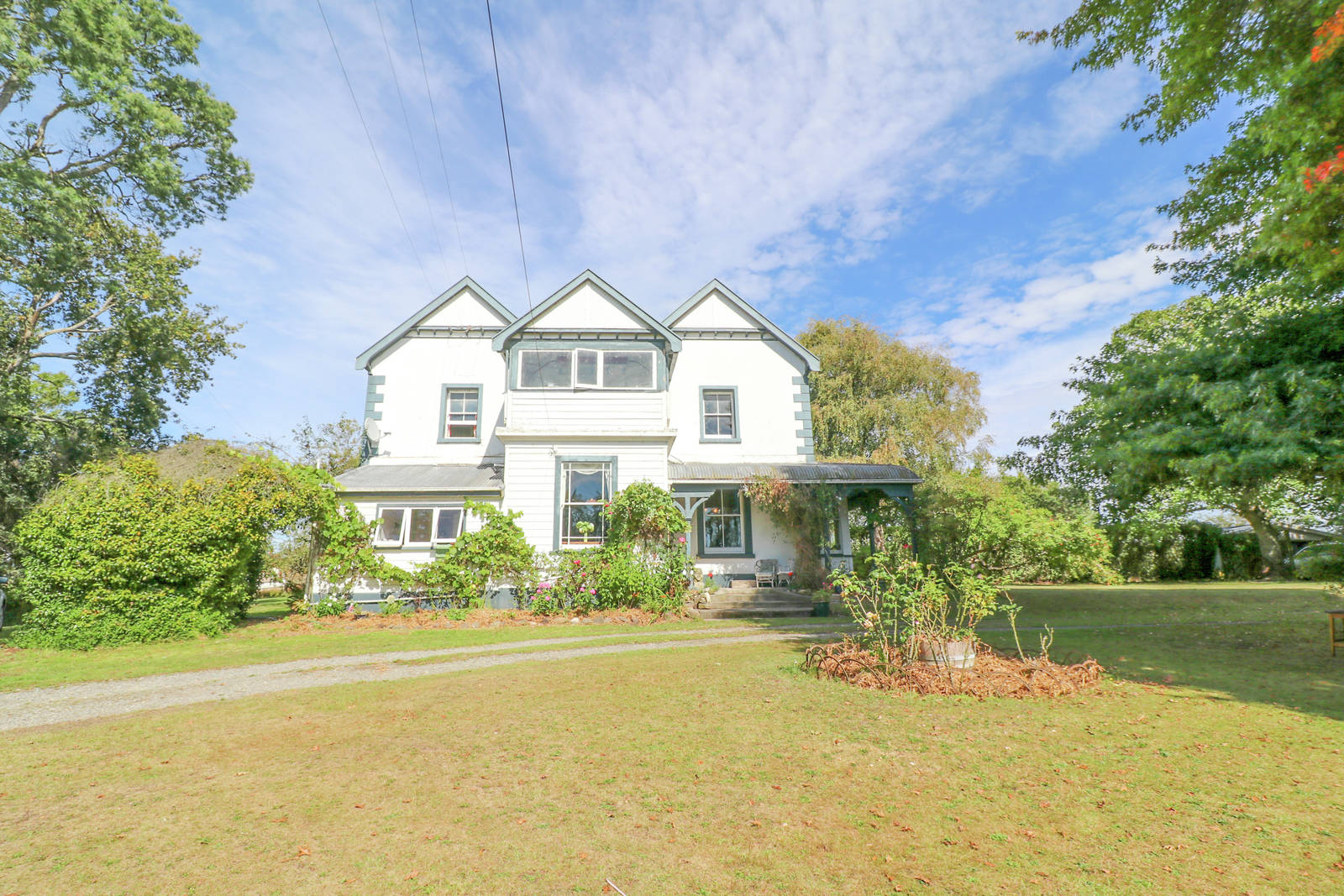 166 Barton Road, Fairview 6 Bed House Private Sale
