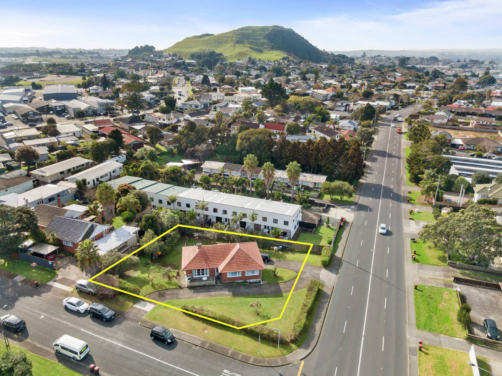 402 EllersliePanmure Highway, Mount Wellington 5 Bed House For Sale