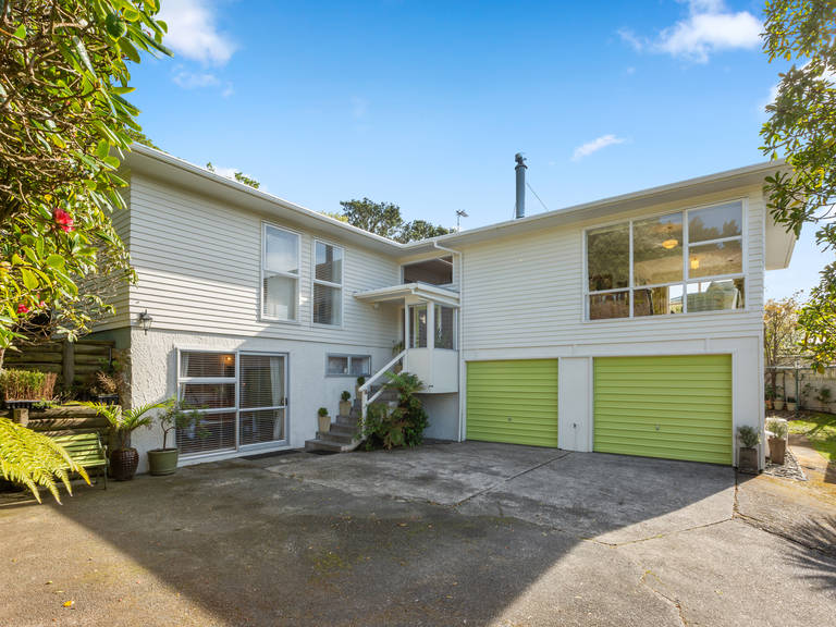 8 Katarina Grove Tawa