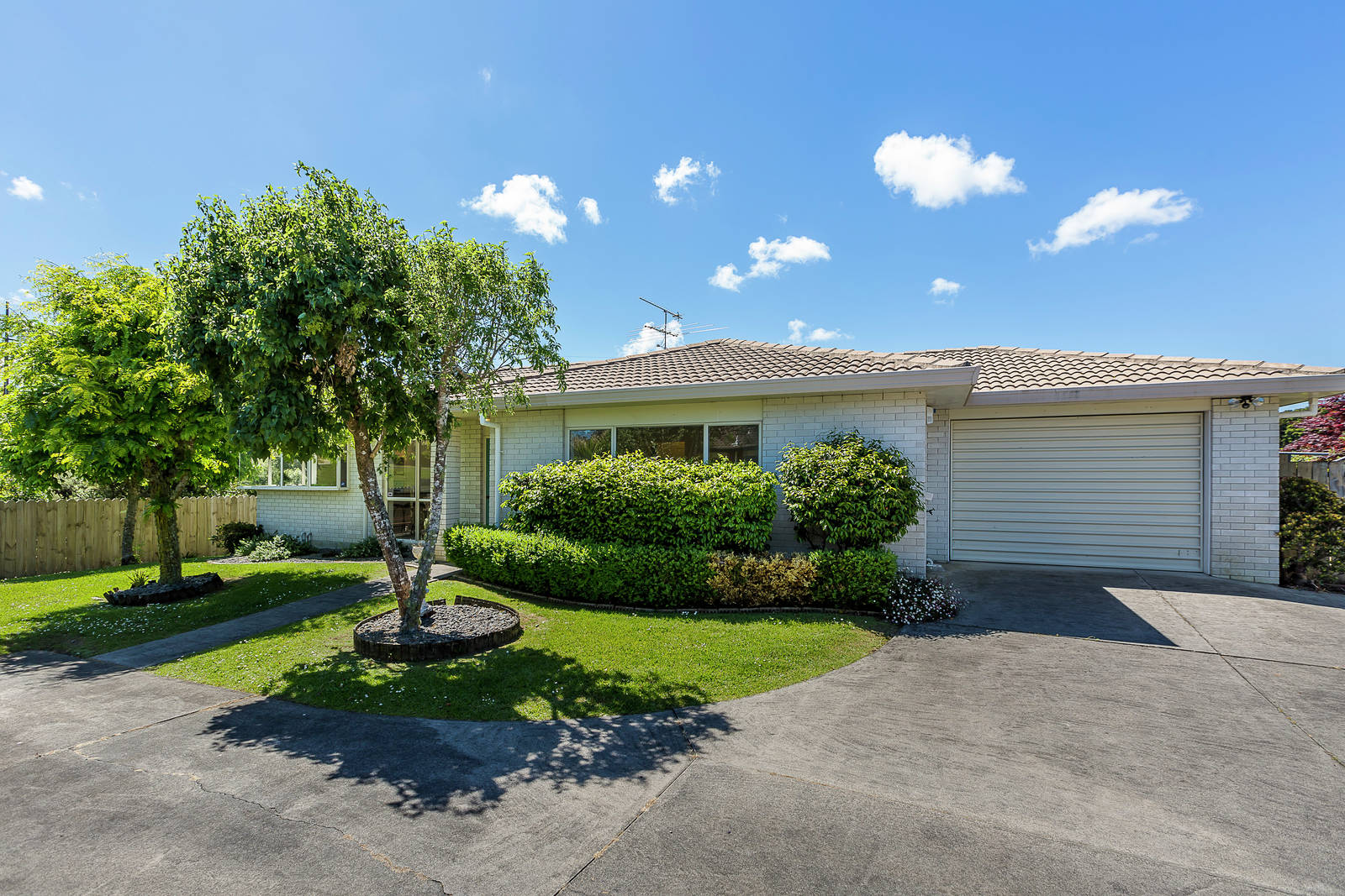 16 Princeton Parade, Albany 3 Bed House Auction