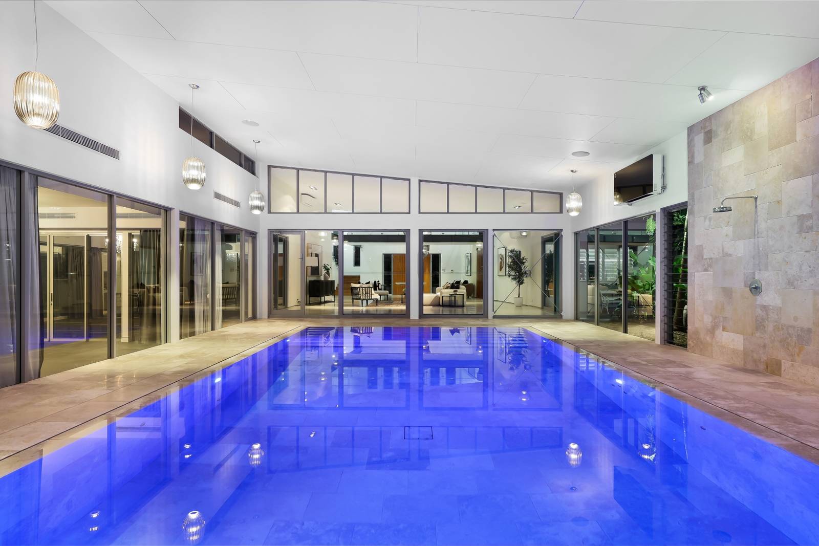 11 Pipers Point, Robina 8 Bed House For Sale