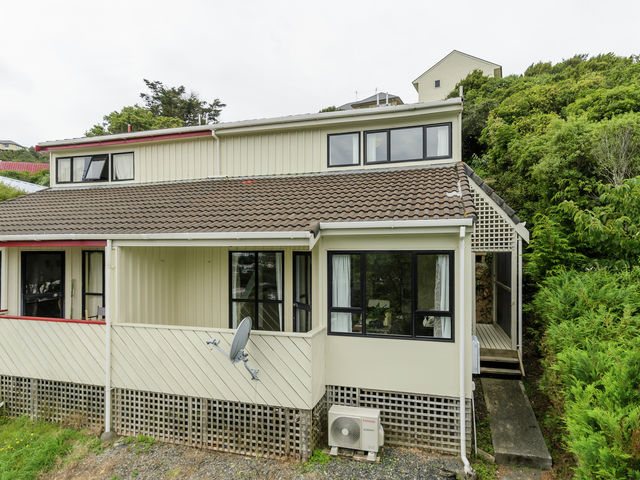 F2/8 Emily Way Karori