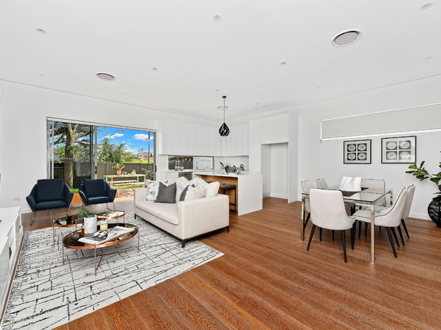 36 & 36a Mirrabooka Crescent Little Bay