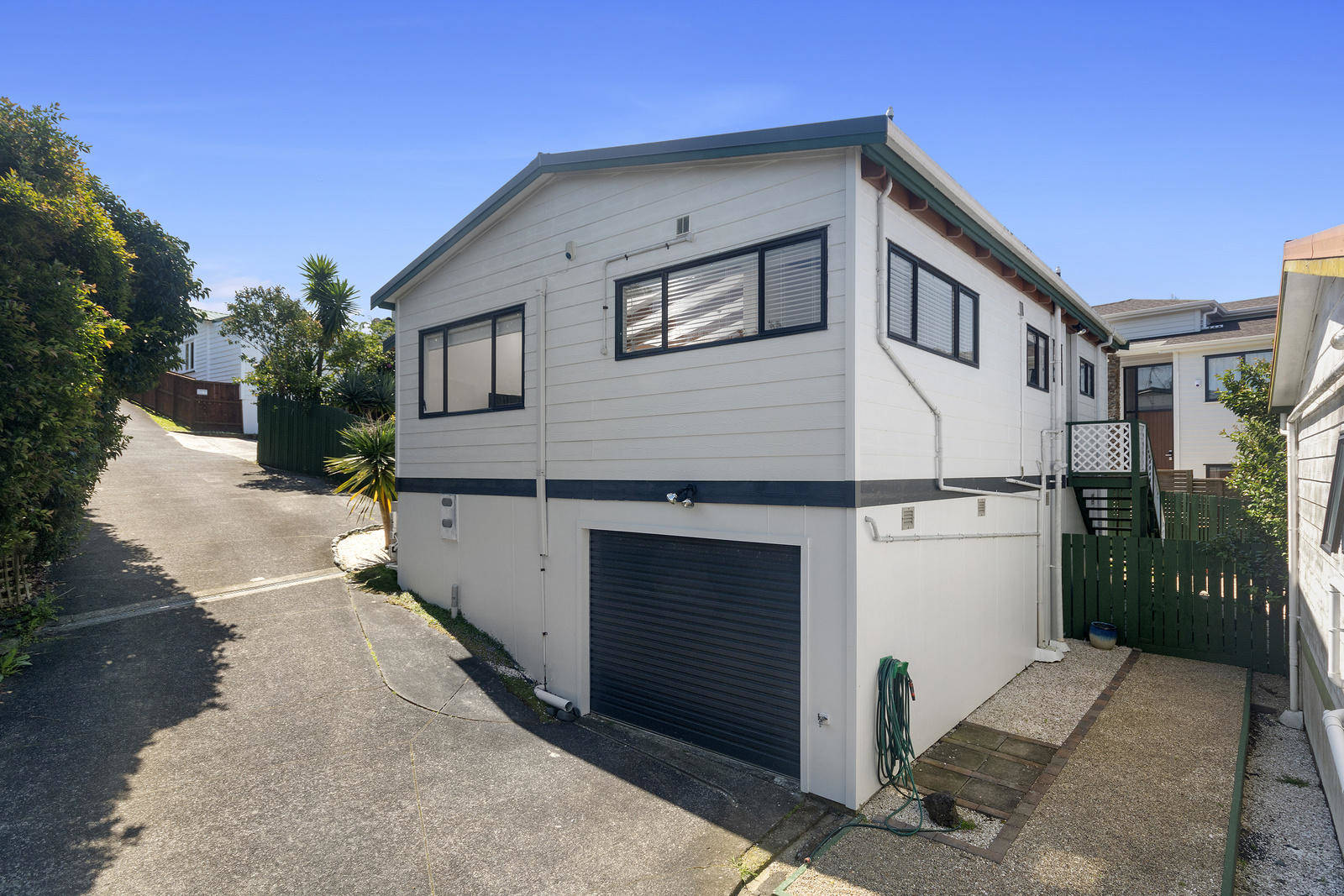 1130 Golf Road, Titirangi 2 Bed House For Sale