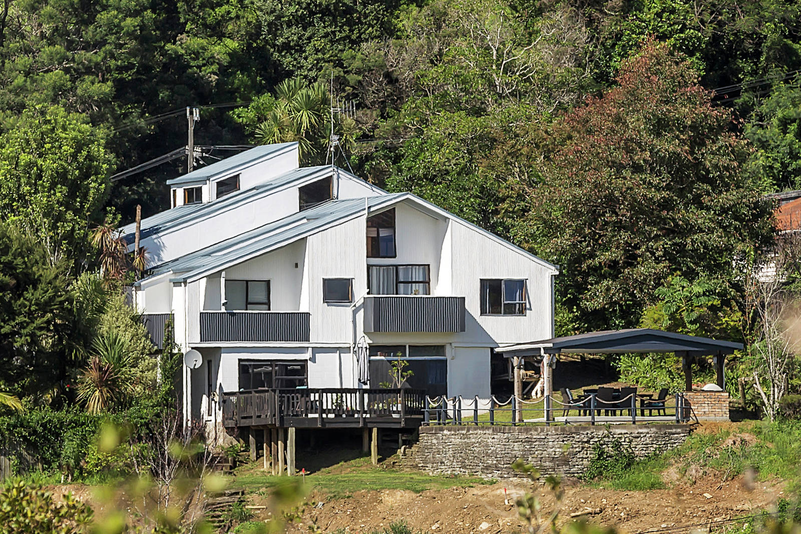 11 Hill Street, Onerahi 4 Bed House For Sale