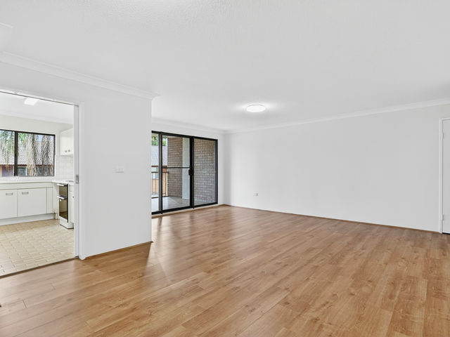 16/2 Charles Street Parramatta