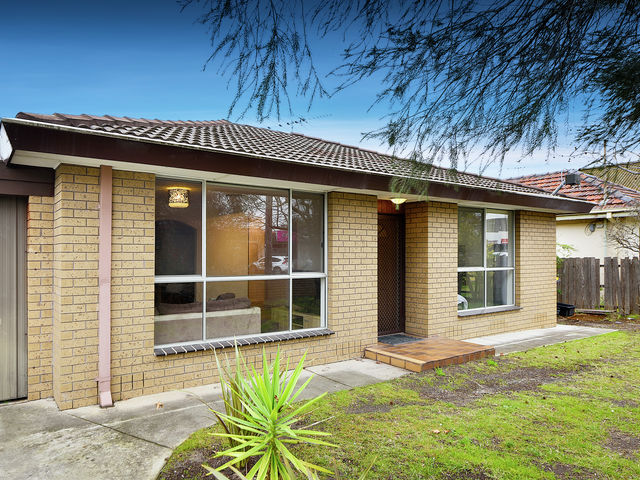 2/233 Huntingdale Road Oakleigh