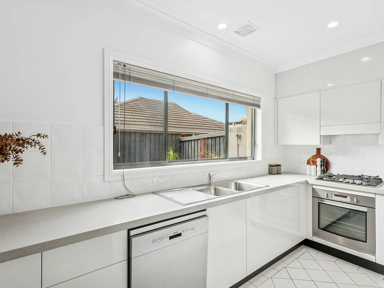 24/33 William Street Botany