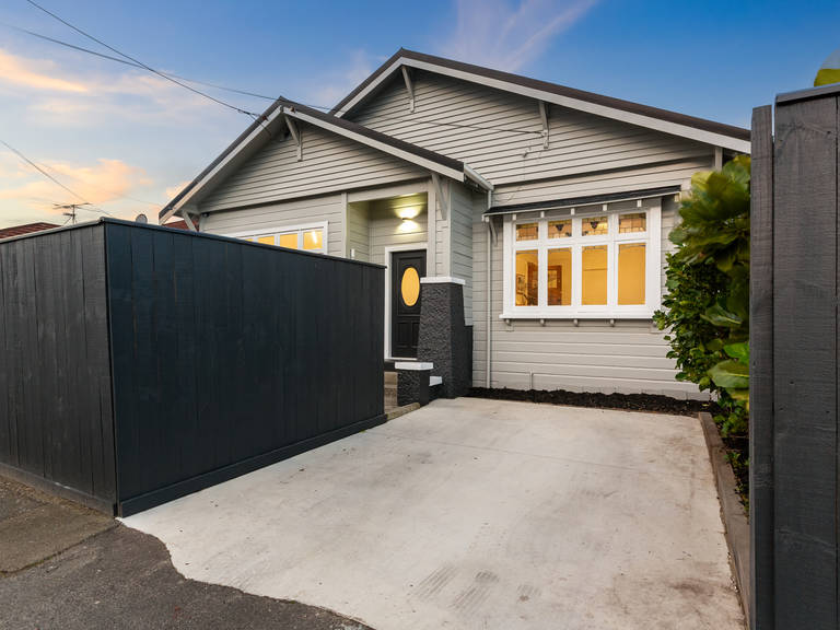 137 Onepu Road Lyall Bay