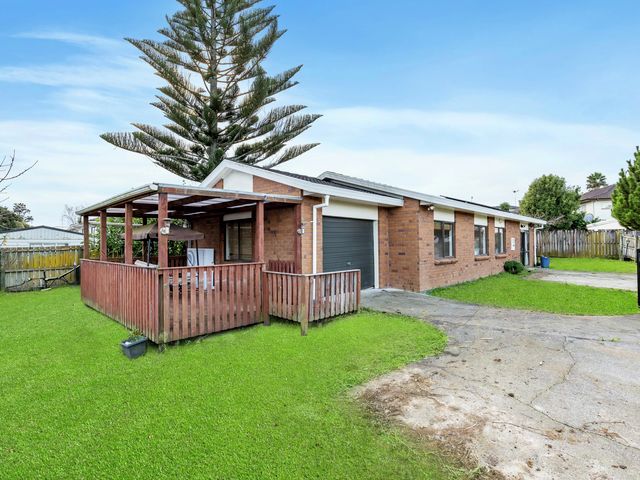 3/11 Anglers Way Manurewa