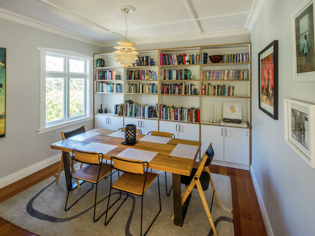 102 The Parade Island Bay