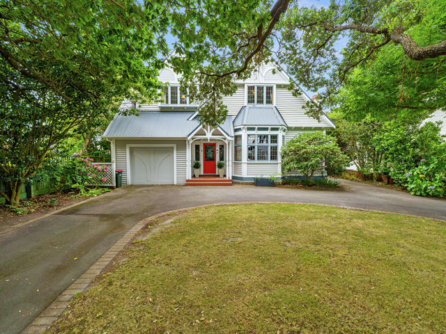 1 Glen Iris Grove Woburn