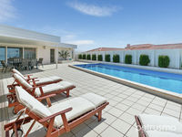 photo property thumbnail