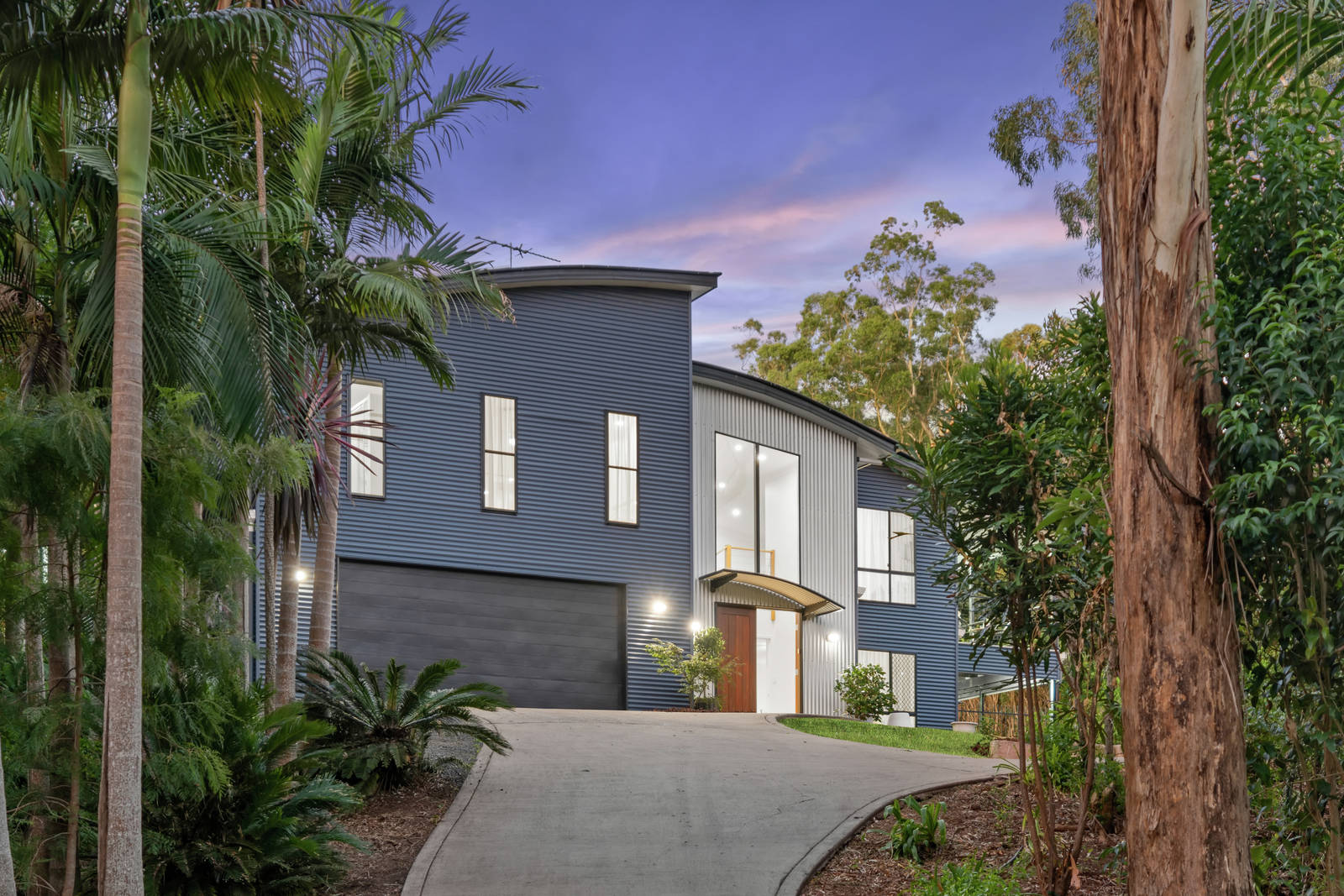 18 Flagstone Creek Road, Middle Ridge 5 Bed House For Sale