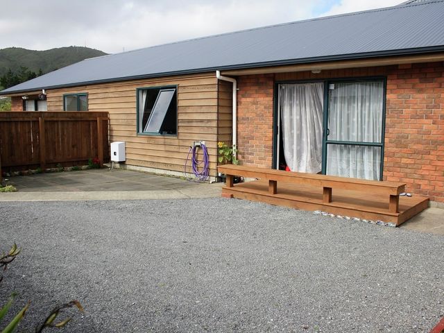 4A Ipswich Grove Wainuiomata