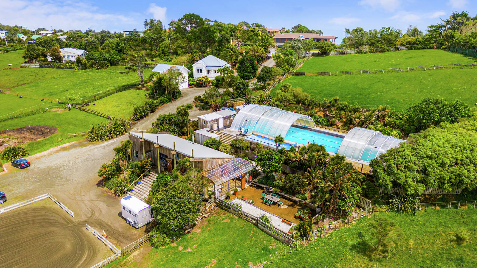 376 Oaia Road, Muriwai 7 Bed Lot For Sale