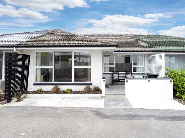 2/990 Colombo Street St Albans
